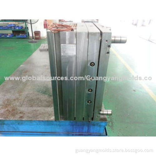 Plastic Injection Molds with 500,000 Shots Lifespan, Competitive Price and Good Quality Assured